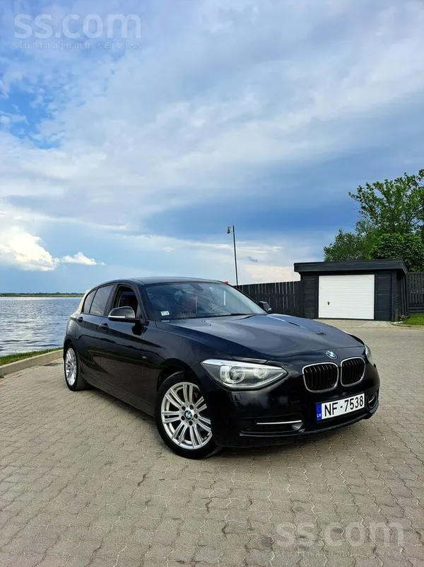BMW 120 2012, 2.0D dīzelis, Manuāls, Hečbeks, Melns — Latvijā