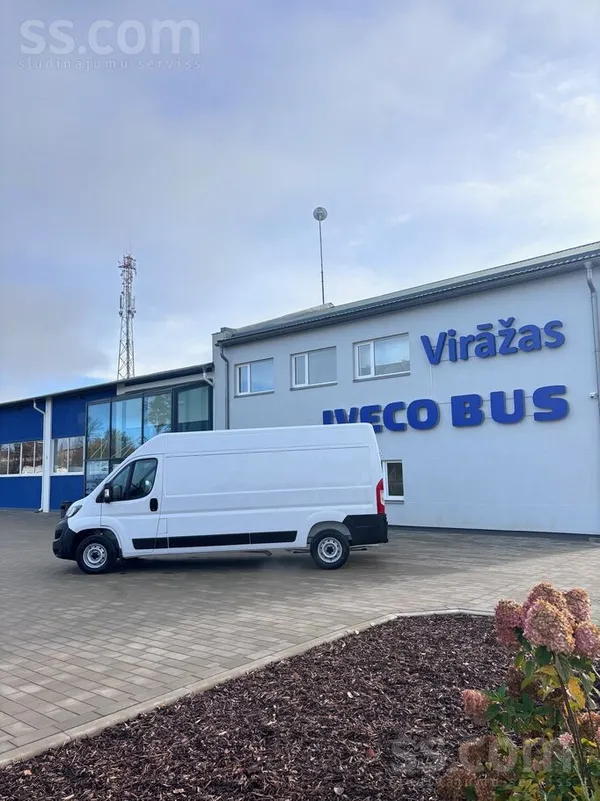 Fiat Uzņēmums pārdod lietotu Fiat Ducato L3H2 2.2 140 m