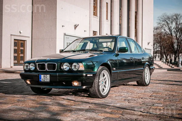 BMW BMW 540i ar automatisko ātrumkarbu. Mašina tika im