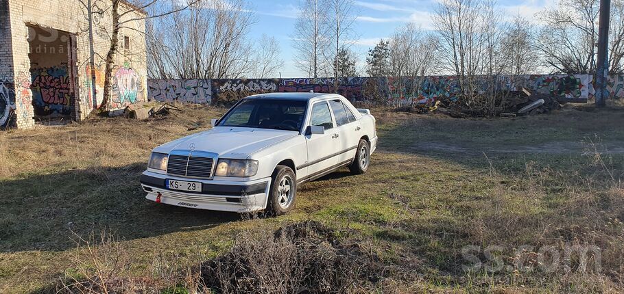 Mercedes W124 200D, om601 двигатель, 5мкпп, в хорошем техни