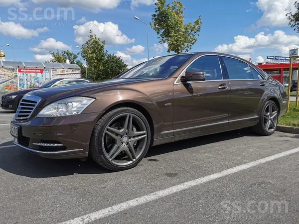 Mercedes MB S500 Long 4Matic 4.7L W221 320kw. Ļoti pilna ko