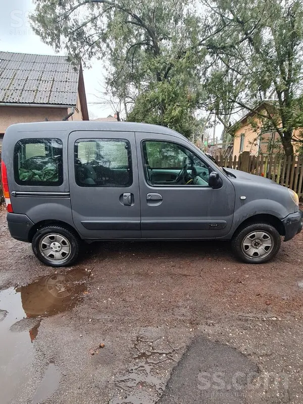 4x4, TA. Steidzami. Pārdod Renault Kangoo 1, 6 benzīns, 5 sēdvietas.
Labā