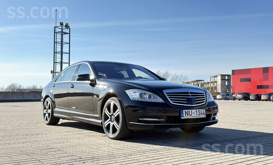 Mercedes Продаётся мерседес S400 Лонг. Комплектация Майбах.