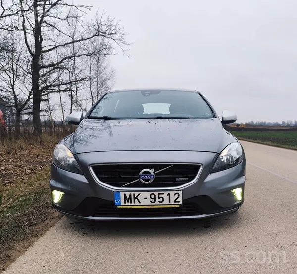 Volvo Volvo V40 R-Design 2, 0L 190zs jaudīgs dzinējs. 
