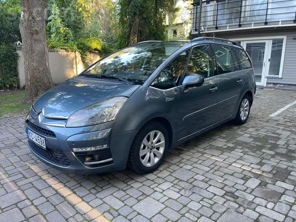 7 vietas. 1.6 dīzels, automāts.
Uzņēmums pārdod C4 Picasso, automašīna t