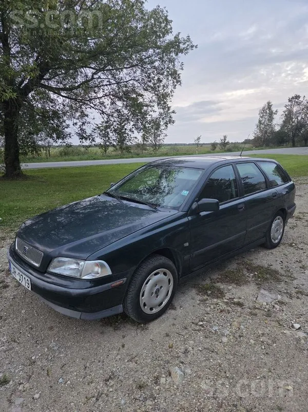 Volvo V40 1999, 1.8 benzīns, Manuāls, Universāls, Zaļš — Latvijā