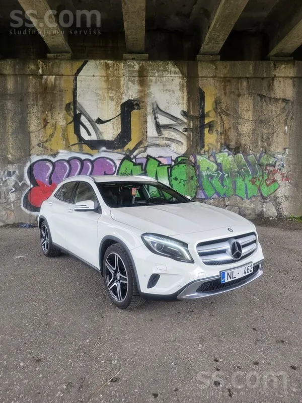 Mercedes Pārdodu mīlētu Mersīti -Gla200. Melnie griesti. Pu