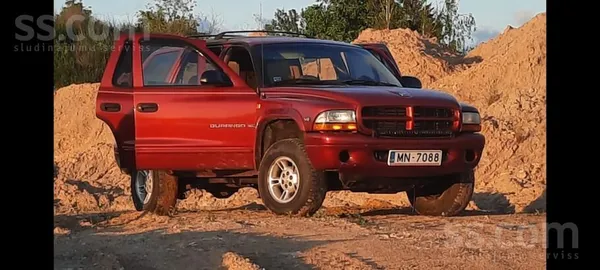 Dodge Pardod Mēmāko aparātu 5.9 V8 Magnum