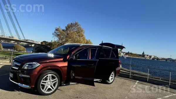 Pārdodas Mercedes-Benz GL 350 Bluetec 4 Matic. Komplektācija:
Amg pakotne,
