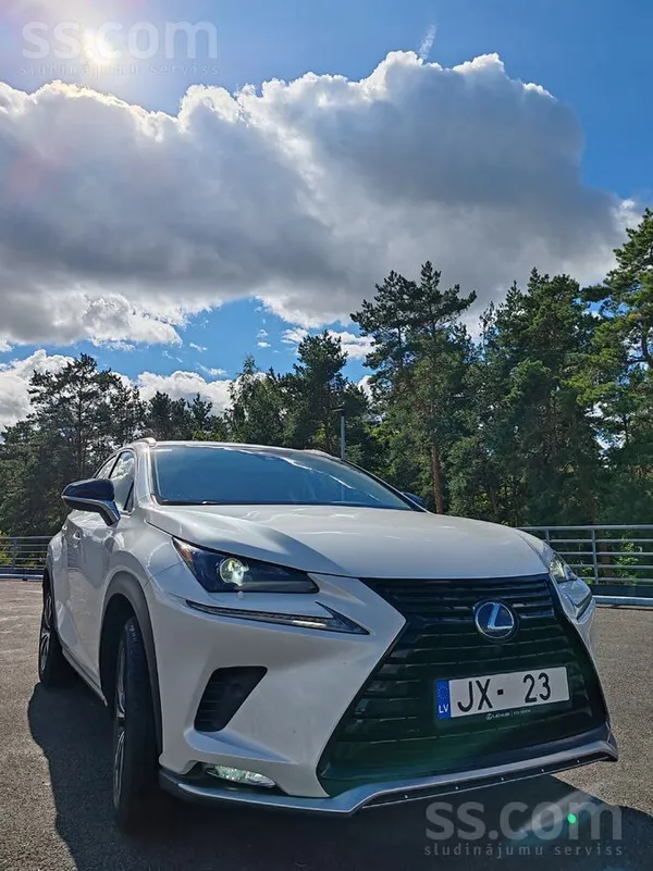 Lexus Продаю Lexus NX 300h японской сборки в комплектаци