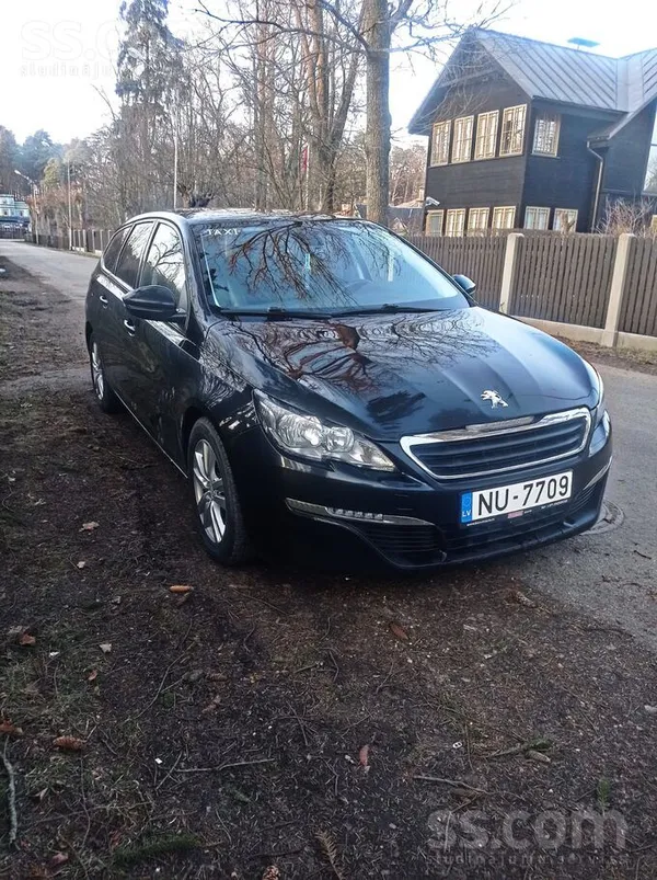 Peugeot 308 1.6hdi , 2015g. decembris. 
6 ātrumi , parkings, ādas salons. D