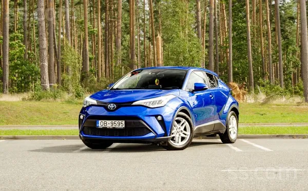 Toyota Toyota C-Hr 1.8l hibrīds. 