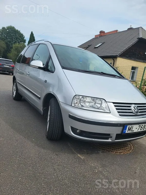 Praktisks, ietilpīgs un ērts ģimenes auto. Volkswagen Sharan ir ļoti piemēro
