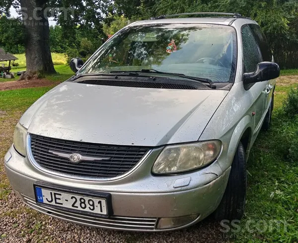 Chrysler Pārdodu ar nelieliem defektiem. 
