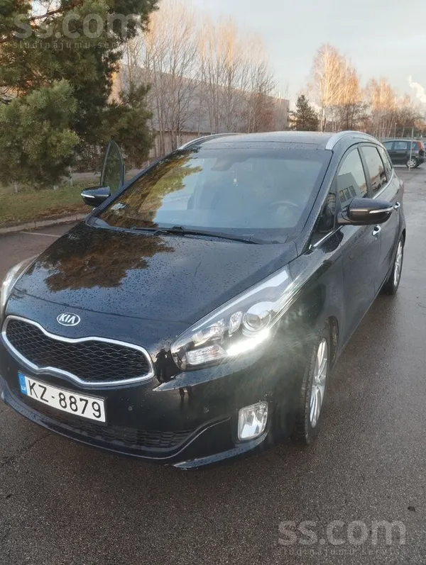 KIA Carens