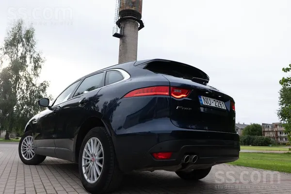 Jaguar F-Pace - 1