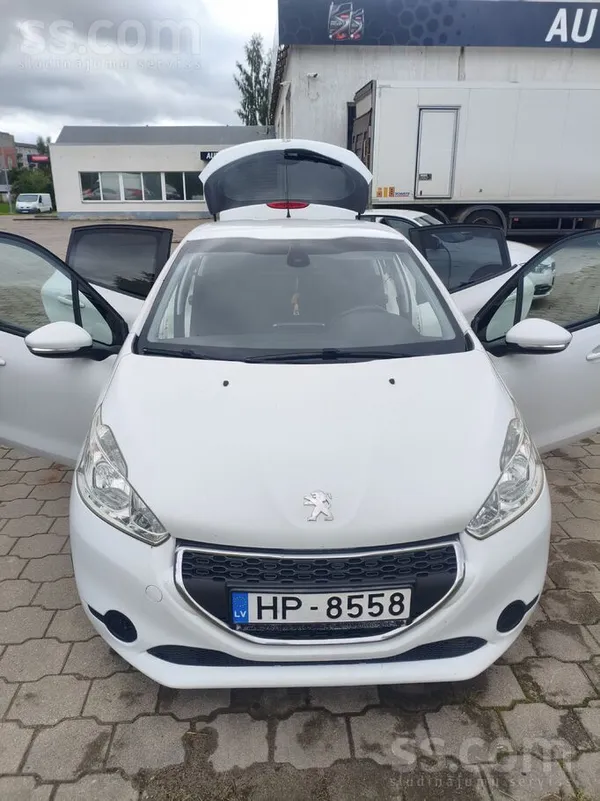 Pārdodu savu koptu , laba tehniska un vizuāla stāvoklī automobili. 
Ļoti ek