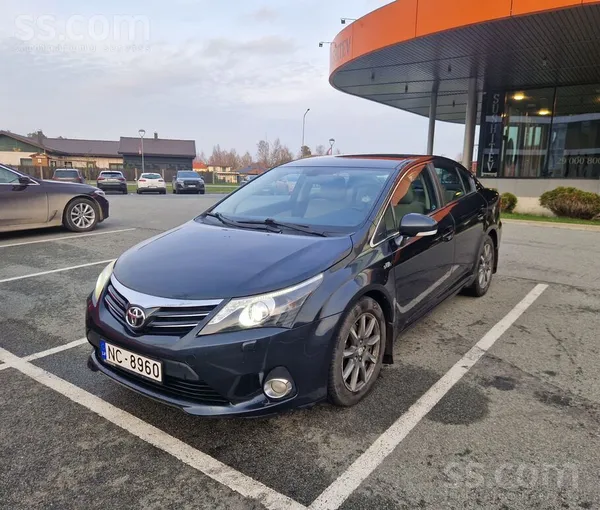 Toyota Tikko izieta svaiga tehniskā apskate. Toyota Avens