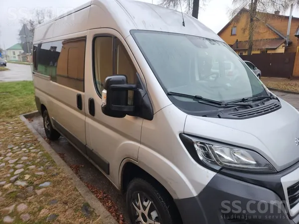 Peugeot Pārdodu labu pasažieru busiņu , 1+8 vietas. Pārdod