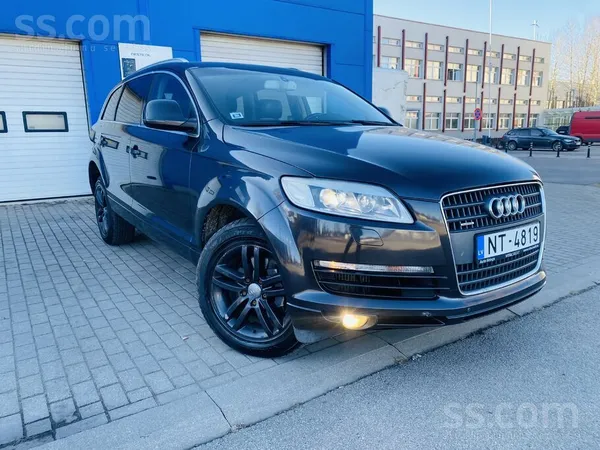 Audi Q7 - 1