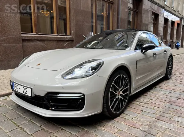 Porsche Panamera 4s/324kw/440zs

- Parkošanās asistents ar 360 grādu kamer