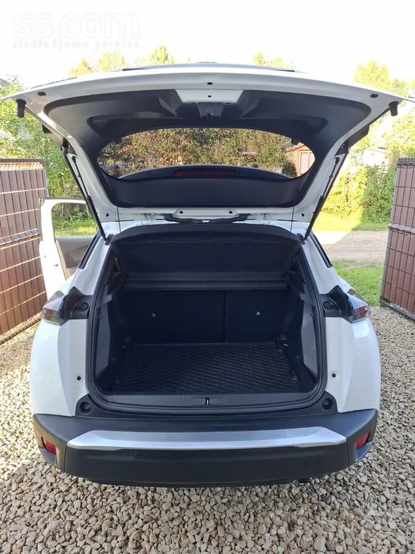 Peugeot Peugeot 2008, 1.2 benzīna dzinēju, 74kw. Mehānika.