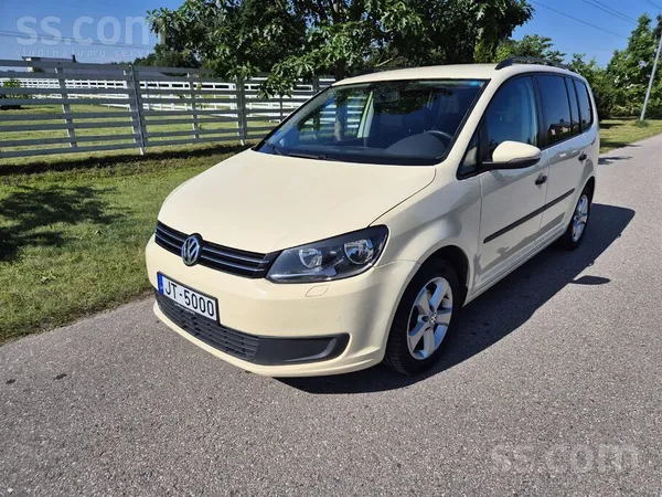 Volkswagen Uzņēmums pārdod VW Touran 2014. gada ar 2.0 dīzeļd
