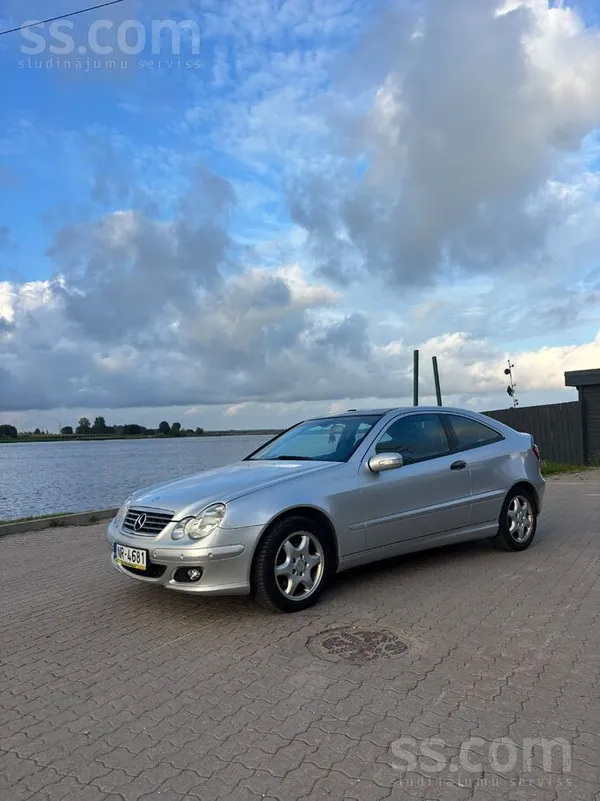 Mercedes Pārdodu mašīnu labā tehniskā un vizuālā stāvoklī.