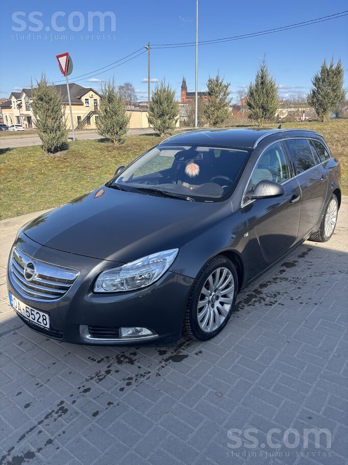 Opel Insignia - 1