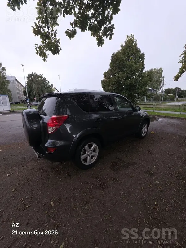 Toyota Pārdodu savu Toyota Rav4. Esmu automašīnas īpašnie