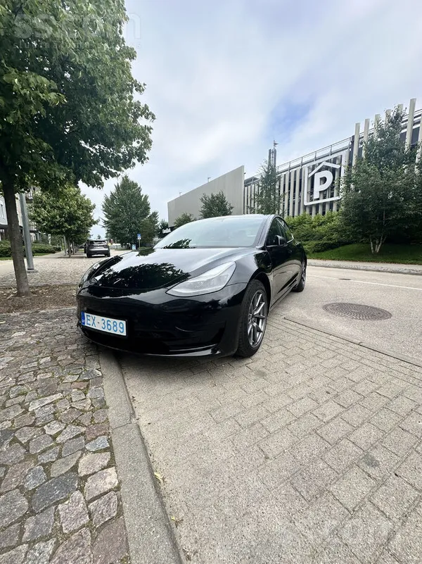 Tesla Auto ir uz uzņēmumu, netto cena bez pvn 16, 942 Eu