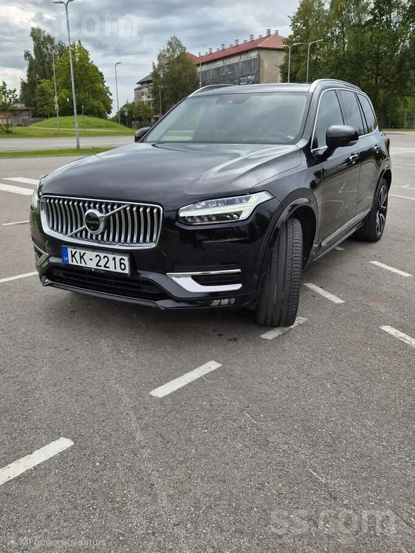 Volvo Kopts un labi uzturēts Volvo Xc90 Inscription ar B