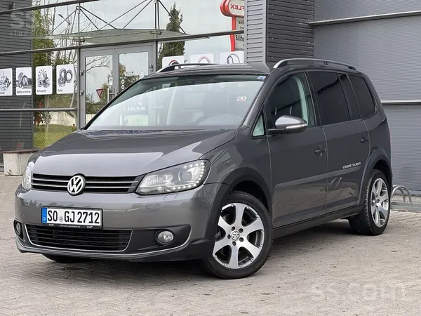 Volkswagen Touran - 1