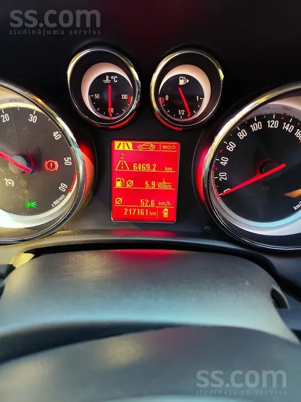 Pārdodas Opel Astra Sports Tourer labā tehniskā un vizuālā stāvoklī. Ir neli