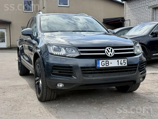 Volkswagen Touareg - 1