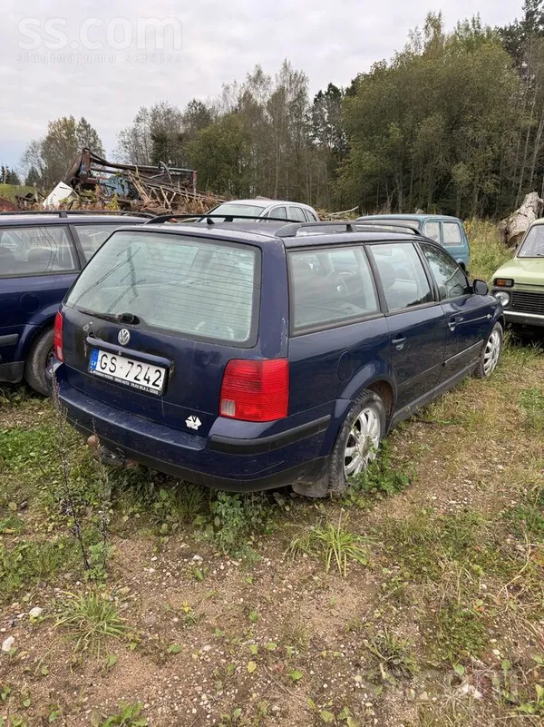Volkswagen Pārdodu ejošu auto . Iepriekš izmantots ikdienā - 