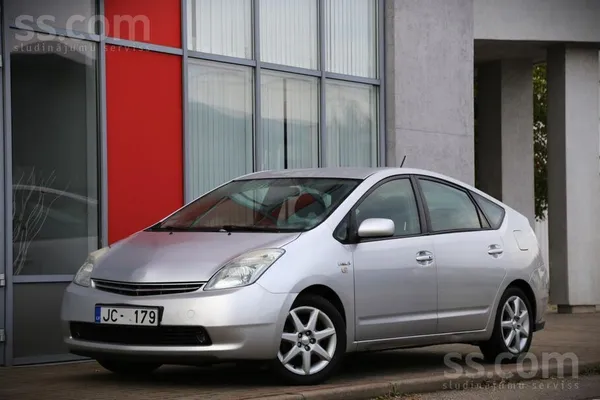 1.5i/57kW, hibrīds, automāts. 

-Klimata kontrole. 
-Riepu spiediena kont