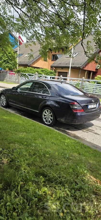Mercedes Pārdodu auto, kas ir ļoti labā tehniskā stāvoklī. 