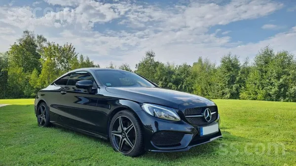 Saimnieks pārdod savu auto. Visas apkopes veiktas oficiālā Mercedes servisā.