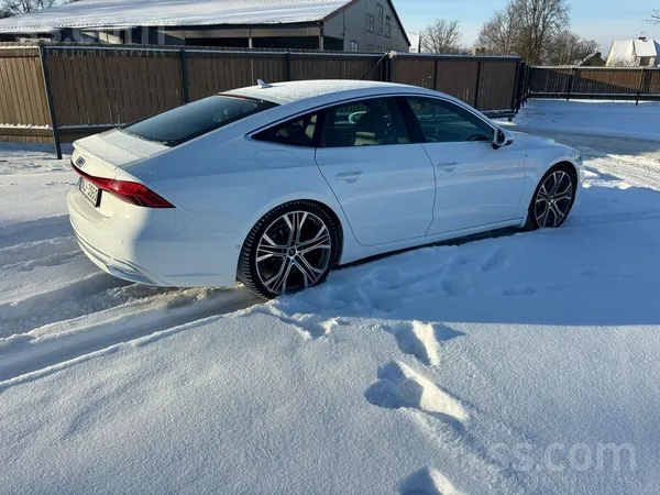 Audi Pārdod attēlos redzamo auto. Labā tehniskā un vizu
