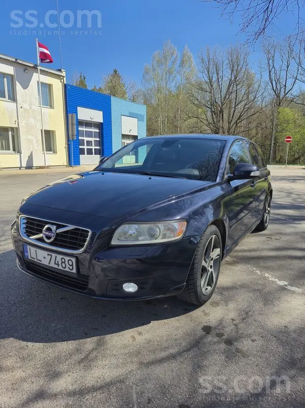 Volvo V50
