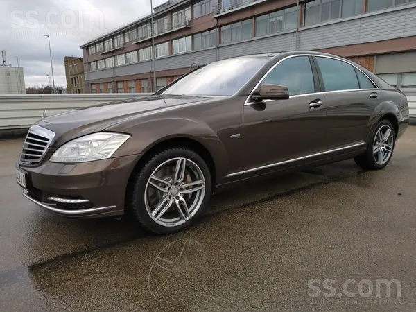 Mercedes MB S500 Long 4Matic 4.7L W221 320kw. Ļoti pilna ko