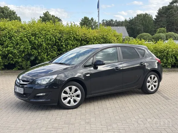Pārdodu koptu Opel Astra 2.0 Cdti ar 220000km nobraukumu. 
Mašīna ir kopta
