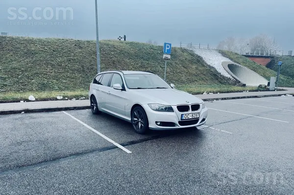 Продаю BMW 318d, 2010 год, рестайлинг, 2.0 дизель, автоматическая коробка пе
