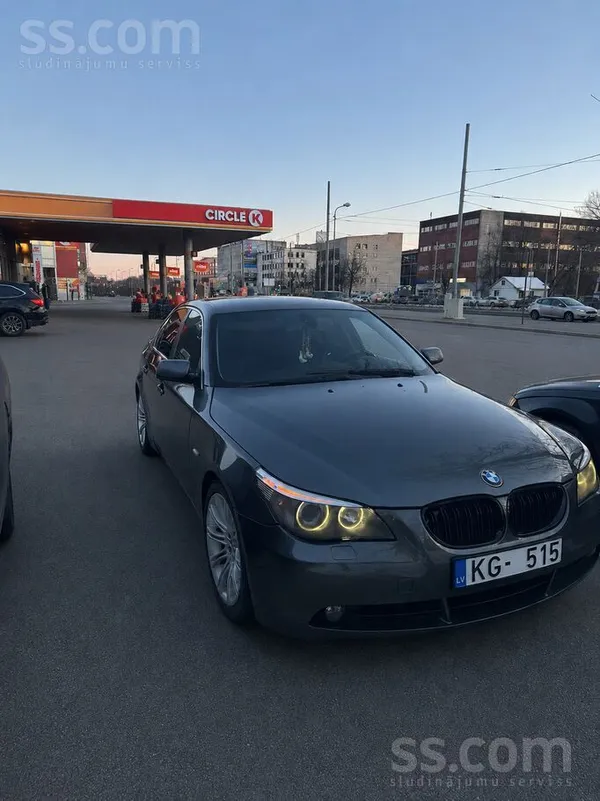 BMW 525 2006, 2.5 gāze, Automāts, Sedans, Pelēks — Latvijā