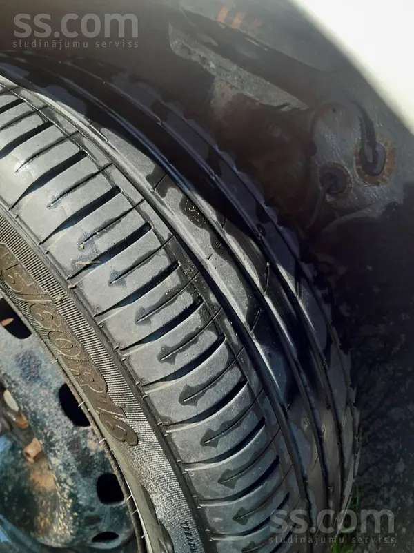 Pārdodu Škoda Yeti 2010.g. 
Auto braucamā kārtībā. 
Vietām rūsa. 
Manuālā
