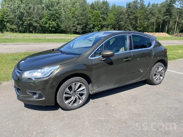 Pārdodu Citroen Ds4 ar ekonomisku 1.6 dīzeļdzinēju un automātisko pārnesumkā