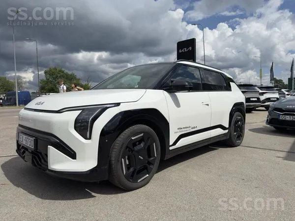 Ev3 elktriskais 81, 4 kwH veiktspēja līdz 605km
Ekki 4500 Eur papildus atba