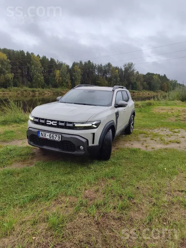 Dacia Duster 2024, 1.0 gāze, Manuāls, SUV/Apvidus, Pelēks — Latvijā