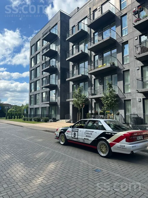 Audi Classic European-Spec 1993 Vehicle – Timeless Styl